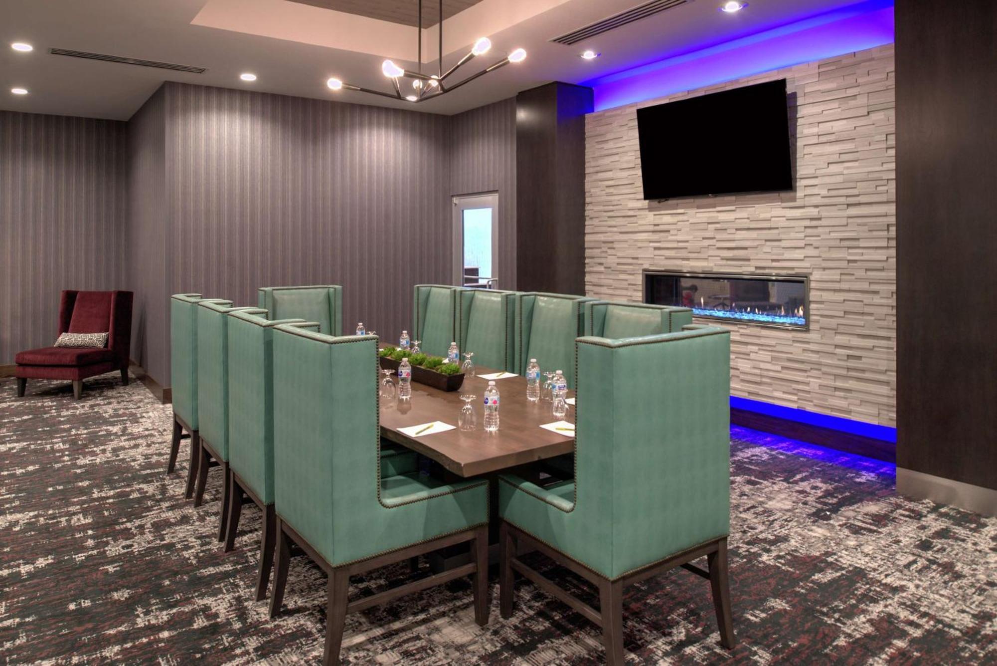 Hilton Garden Inn Little Rock Downtown Eksteriør billede